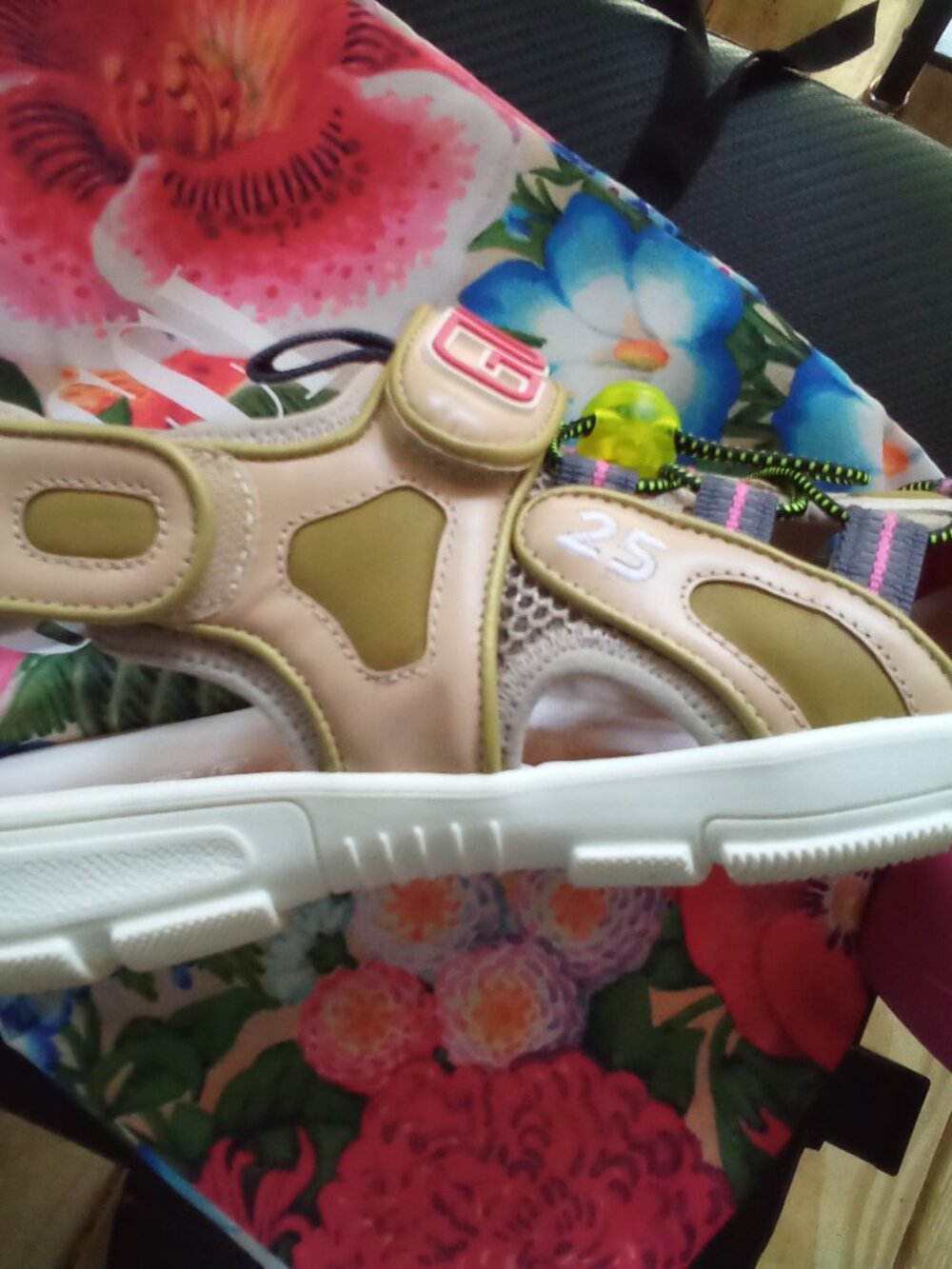 Gucci Authentic Summer Sandal - Picture 6 of 10